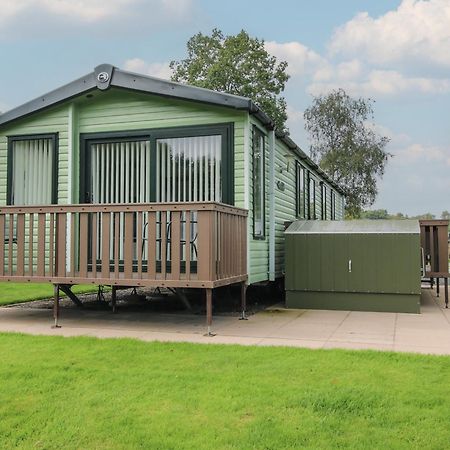 Swan Villa Leominster Bagian luar foto