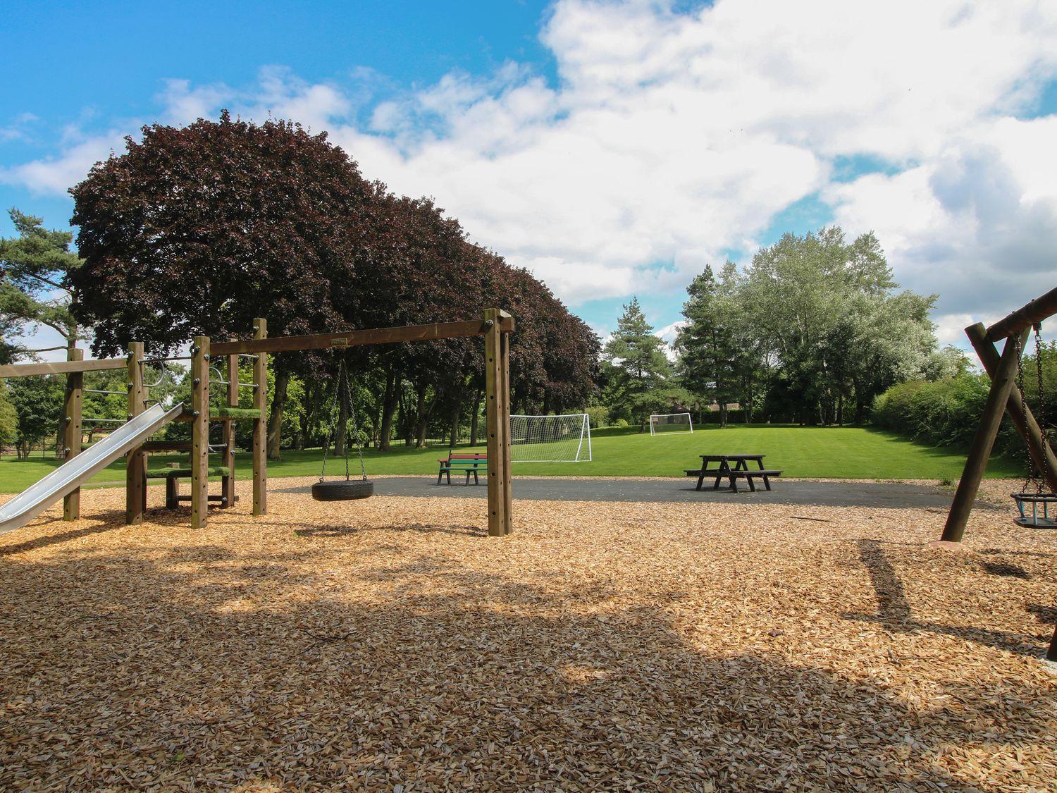 Swan Villa Leominster Bagian luar foto